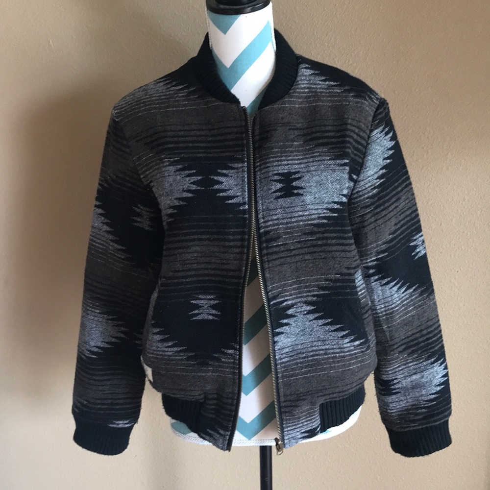 Reversible bomber jacket